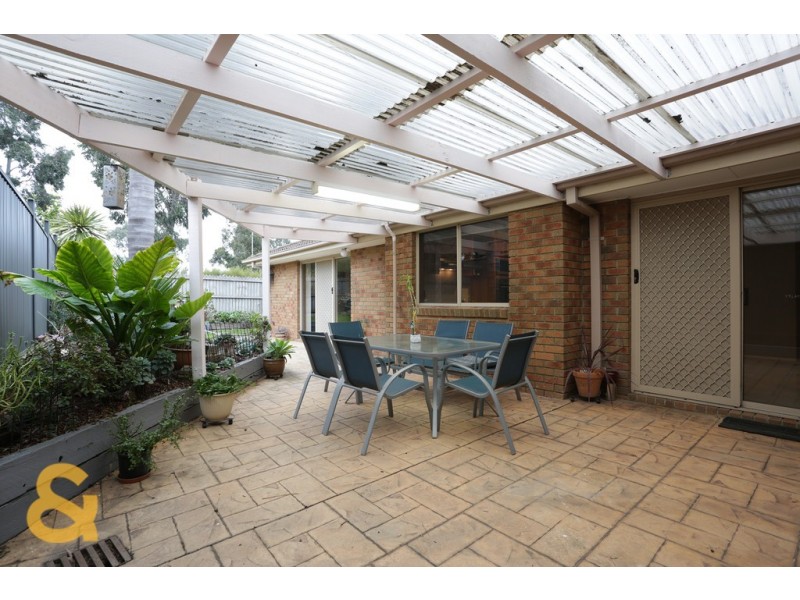17 Weir Court, Roxburgh Park VIC 3064
