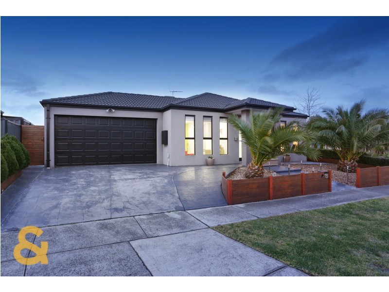 15 Coronet Avenue, Roxburgh Park VIC 3064