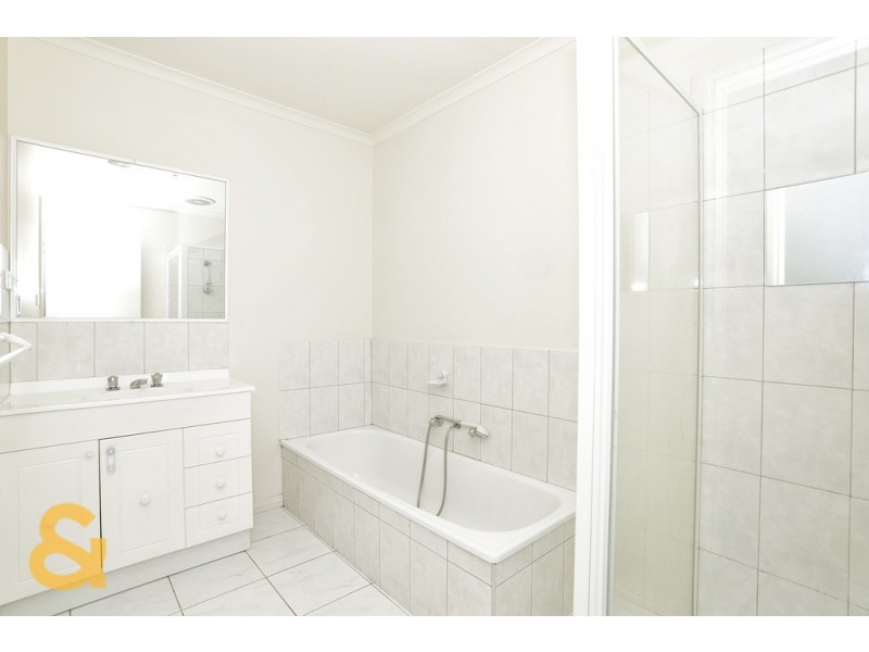 11 Severn Court, Roxburgh Park VIC 3064