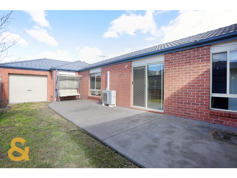 11 Severn Court, Roxburgh Park VIC 3064