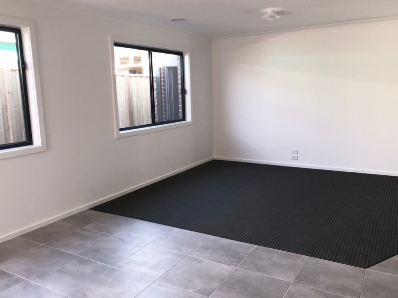 57 Kennedy Parade, Roxburgh Park VIC 3064
