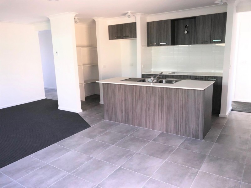 57 Kennedy Parade, Roxburgh Park VIC 3064