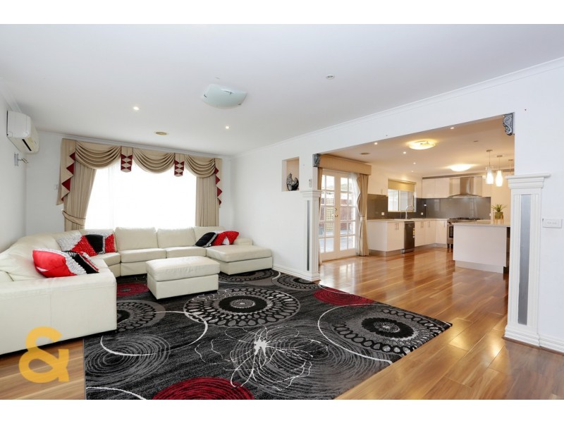 5 Treetop Close, Roxburgh Park VIC 3064