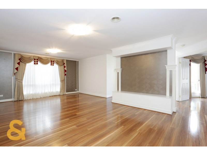 5 Treetop Close, Roxburgh Park VIC 3064