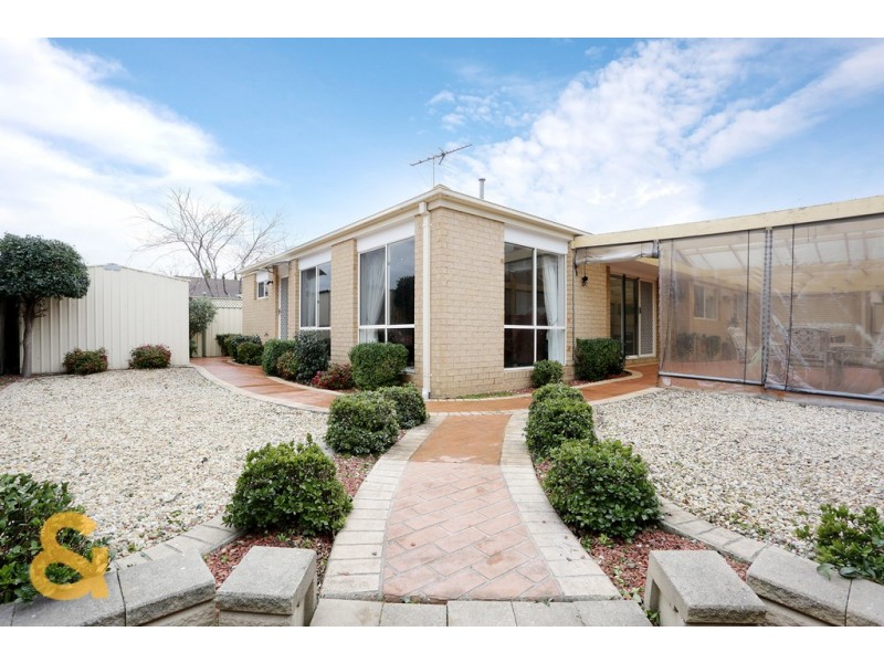 2 Murphy Place, Roxburgh Park VIC 3064