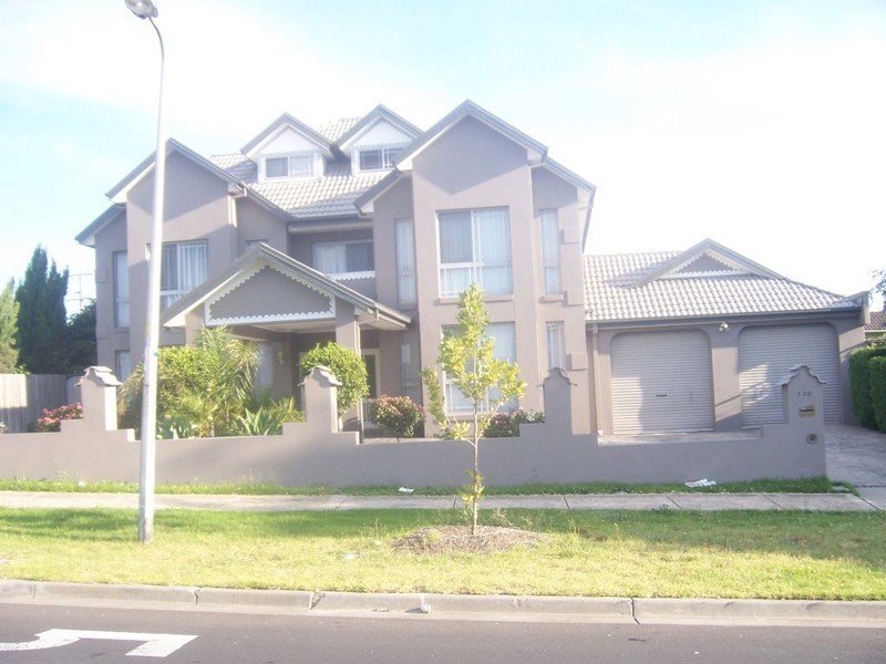 120  Shankland Blvd, Meadow Heights VIC 3048