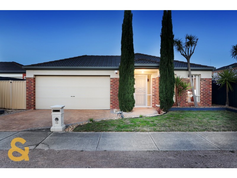 38 Salween Crescent, Roxburgh Park VIC 3064