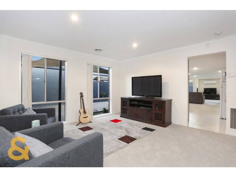 38 Salween Crescent, Roxburgh Park VIC 3064