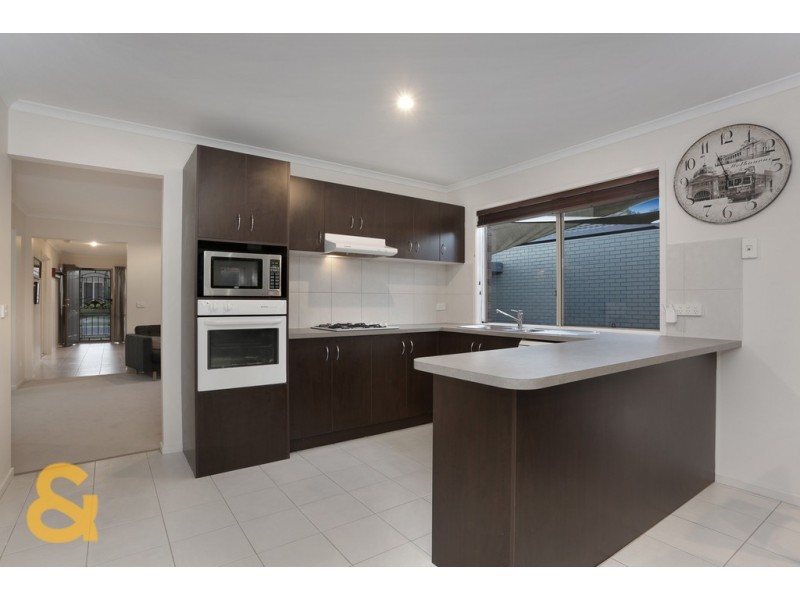 38 Salween Crescent, Roxburgh Park VIC 3064