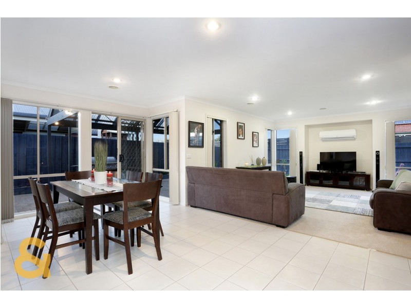 38 Salween Crescent, Roxburgh Park VIC 3064