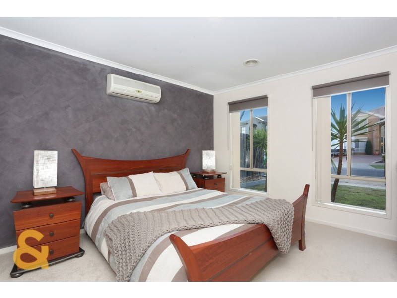 38 Salween Crescent, Roxburgh Park VIC 3064