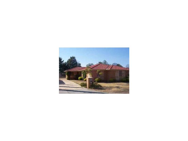 36 Rostron Way, Roxburgh Park VIC 3064