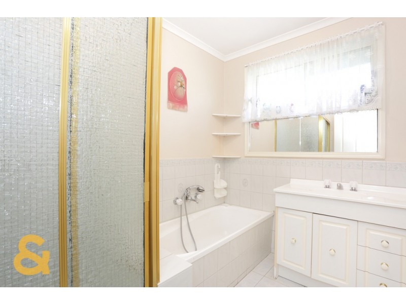 13 Parker Court, Roxburgh Park VIC 3064