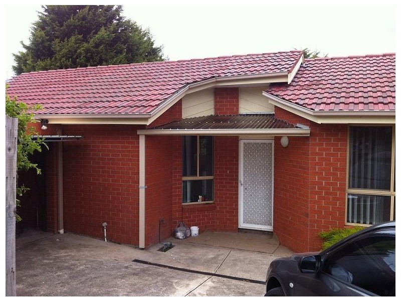 2/31 Cassinia Cresent, Meadow Heights VIC 3048
