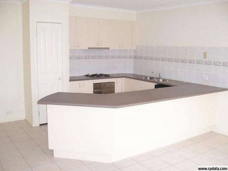 16 Corona Place, Roxburgh Park VIC 3064