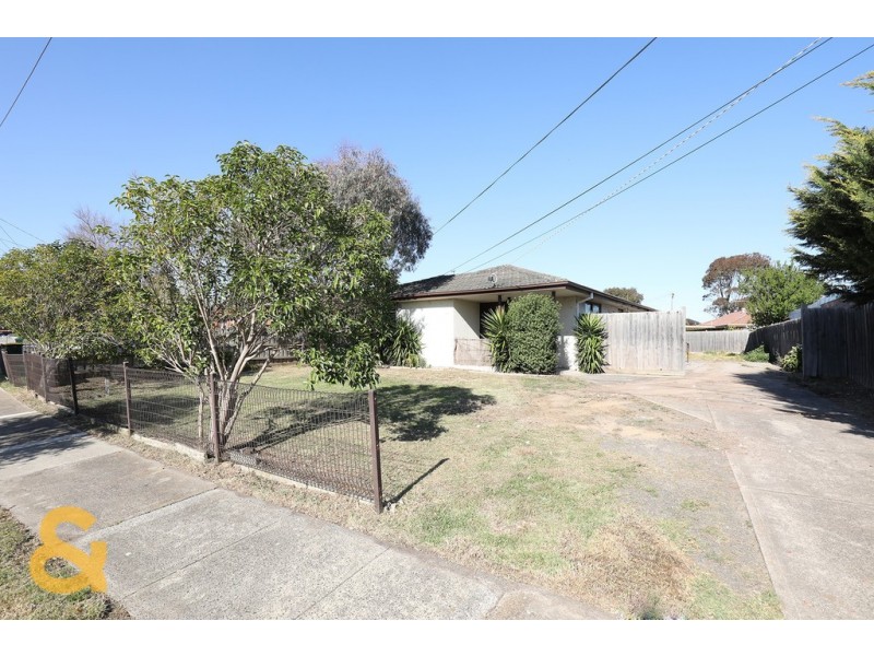 48 Woodburn Crescent, Meadow Heights VIC 3048