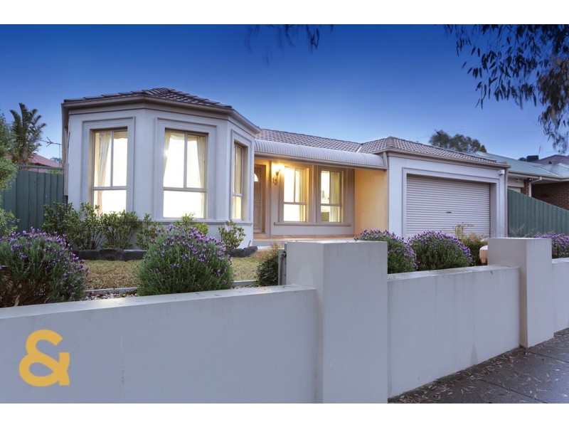 13 Saunders Court, Roxburgh Park VIC 3064