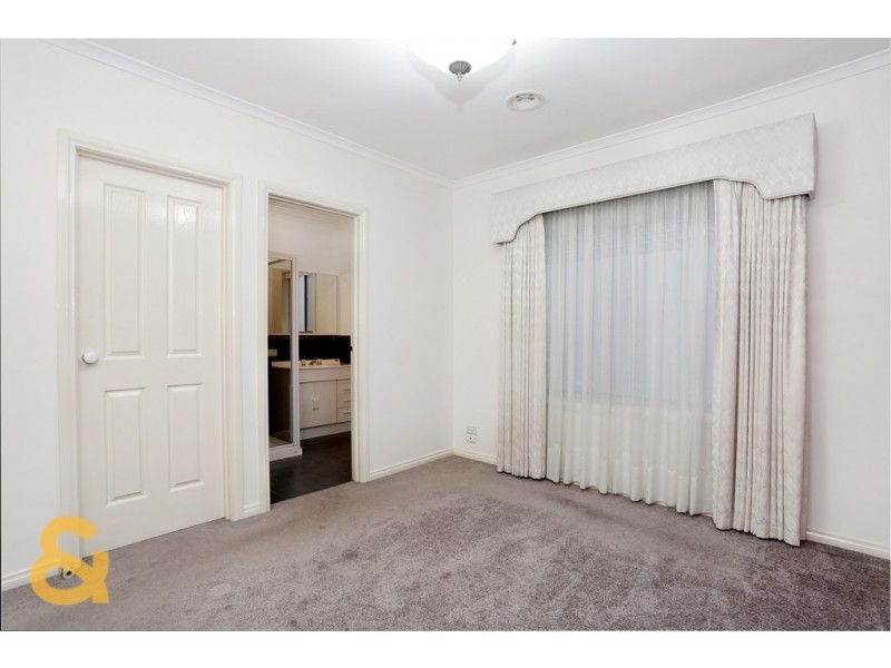 13 Saunders Court, Roxburgh Park VIC 3064