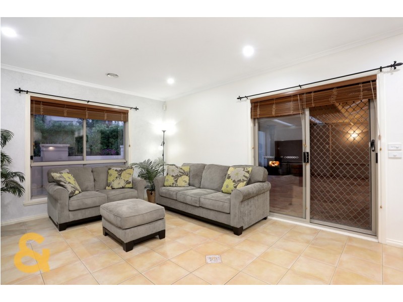 13 Saunders Court, Roxburgh Park VIC 3064