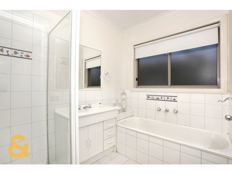 13 Saunders Court, Roxburgh Park VIC 3064