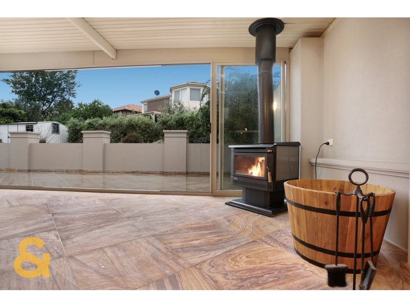 13 Saunders Court, Roxburgh Park VIC 3064