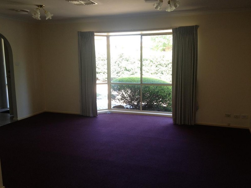 74 Paringa Boulevard, Meadow Heights VIC 3048