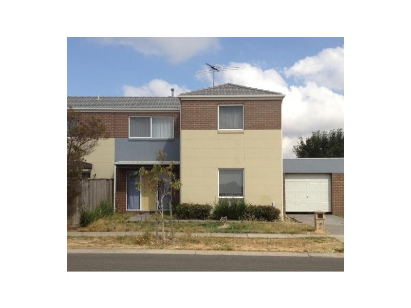 38 Lakeside Drive, Roxburgh Park VIC 3064