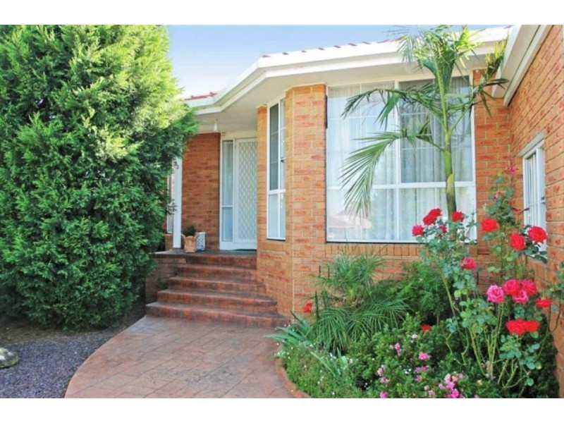 33 Amarina Close, Meadow Heights VIC 3048
