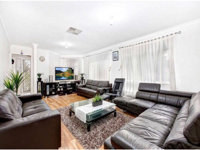 33 Amarina Close, Meadow Heights VIC 3048