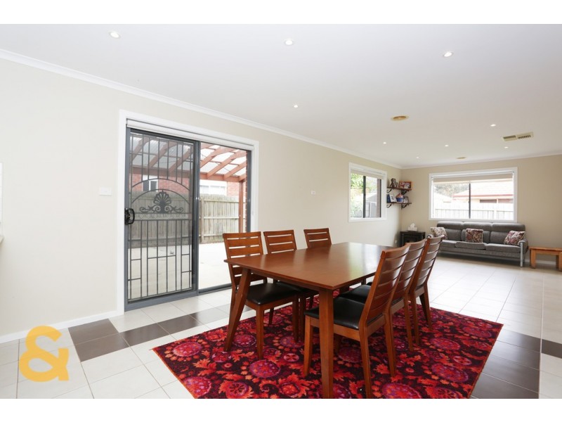 10 Neptune Street, Roxburgh Park VIC 3064