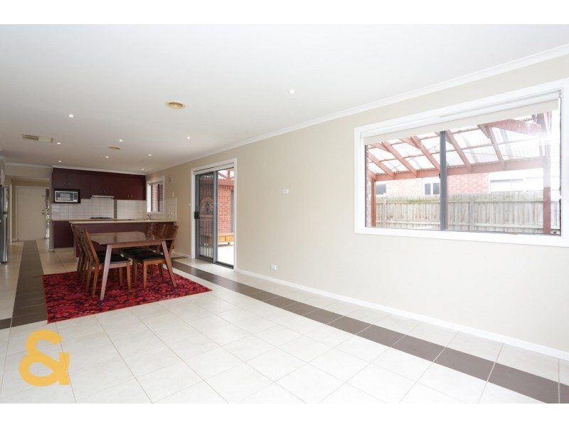 10 Neptune Street, Roxburgh Park VIC 3064