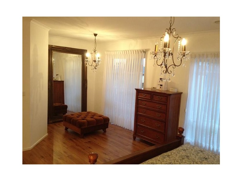 75 Sandover Drive, Roxburgh Park VIC 3064