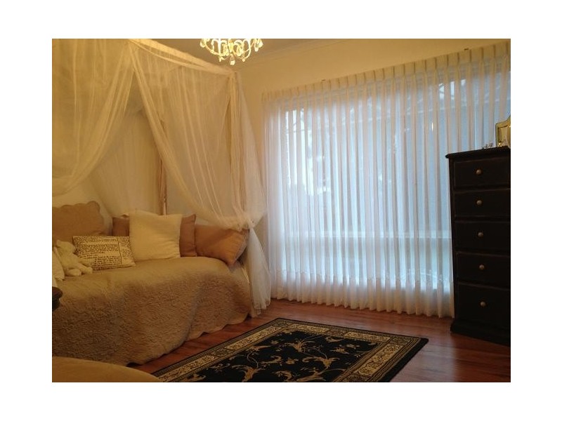 75 Sandover Drive, Roxburgh Park VIC 3064