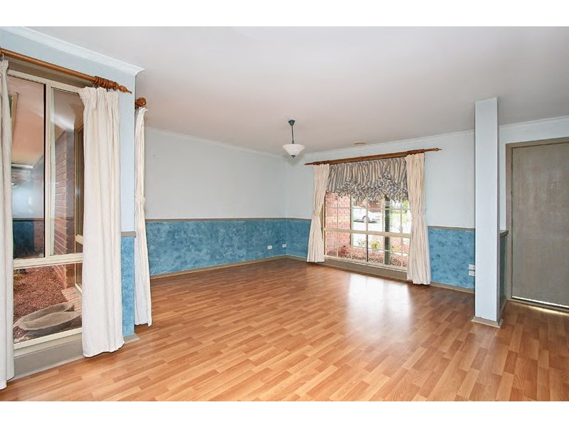 4  Parkinson Way, Roxburgh Park VIC 3064