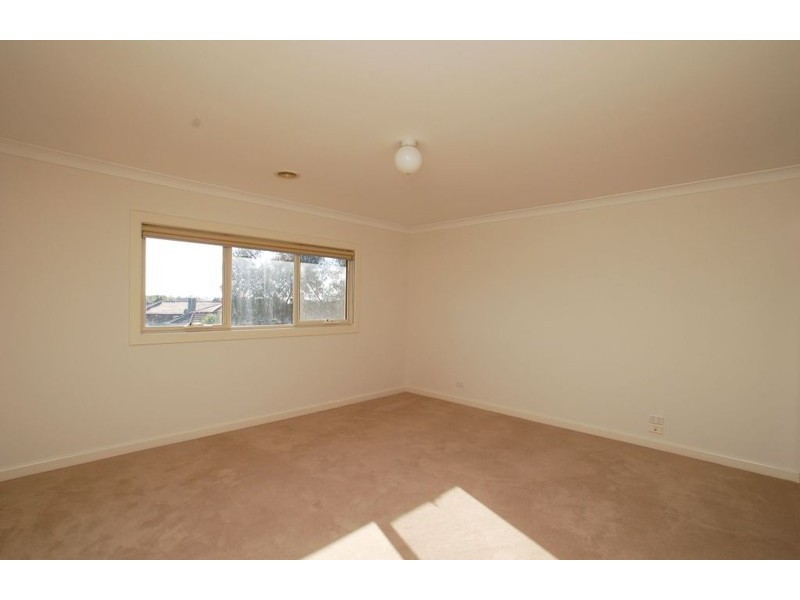 17 Donvale Avenue, Roxburgh Park VIC 3064