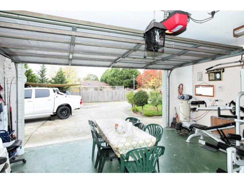 11 Conroy Place, Roxburgh Park VIC 3064