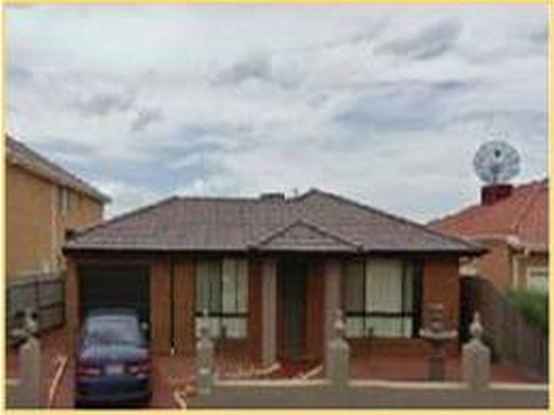 9  Orlando Drive, Roxburgh Park VIC 3064