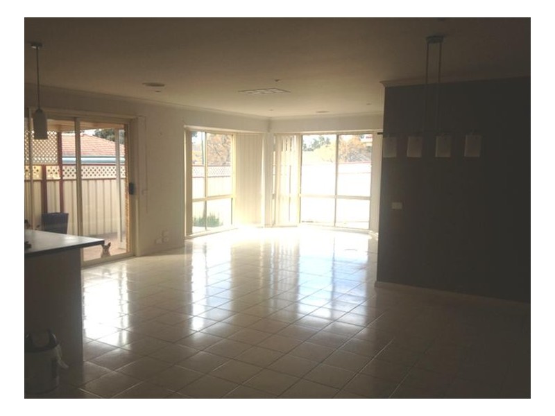 17 Phoenix Court, Roxburgh Park VIC 3064