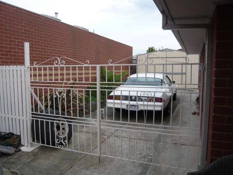 13 Molineux Way, Roxburgh Park VIC 3064