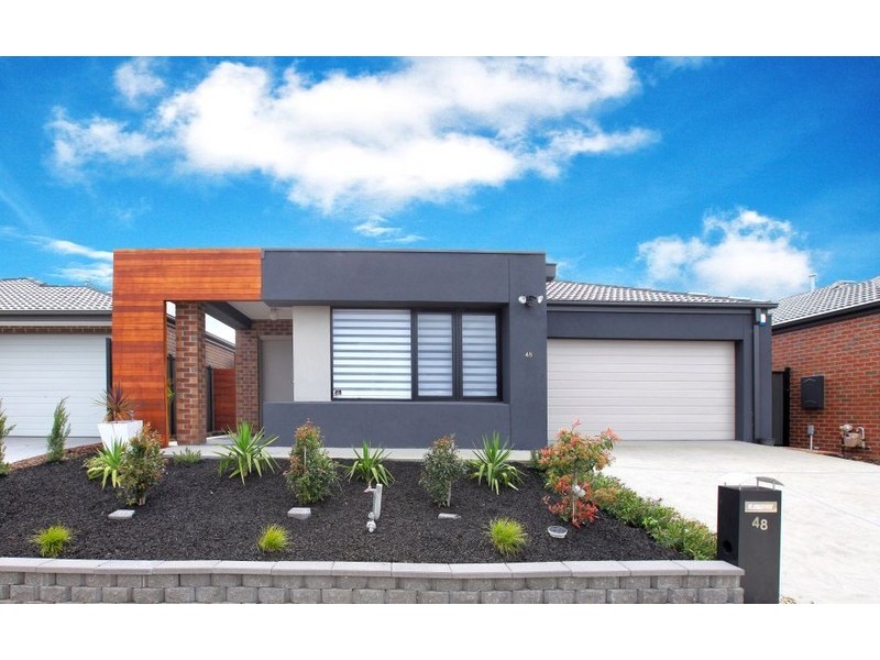 48 Bluebird Way, Roxburgh Park VIC 3064