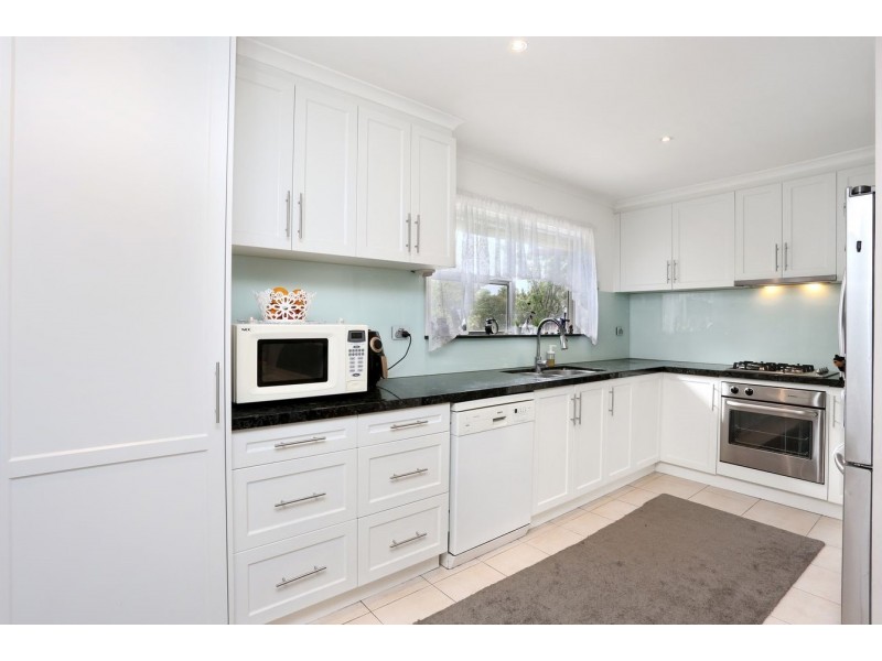 17 Canadian Court, Meadow Heights VIC 3048