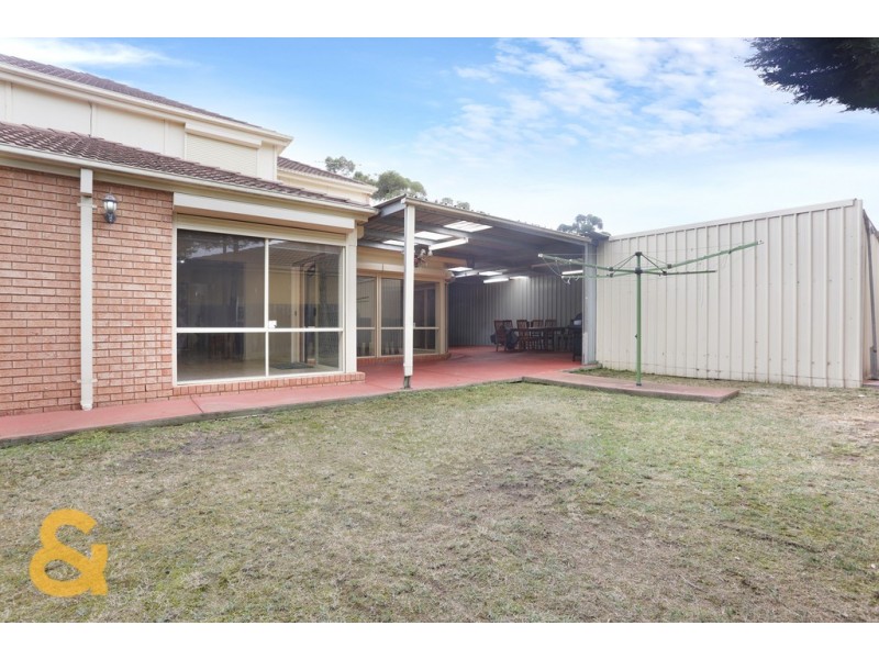31 McKenzie Crescent, Roxburgh Park VIC 3064