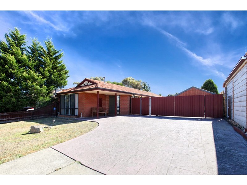 12 Reading Close, Roxburgh Park VIC 3064