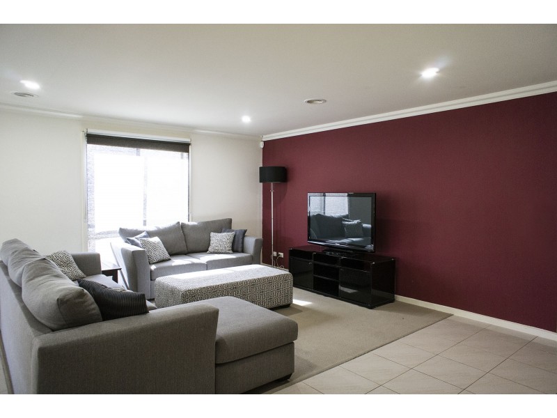 20 Brushwood Circuit, Roxburgh Park VIC 3064