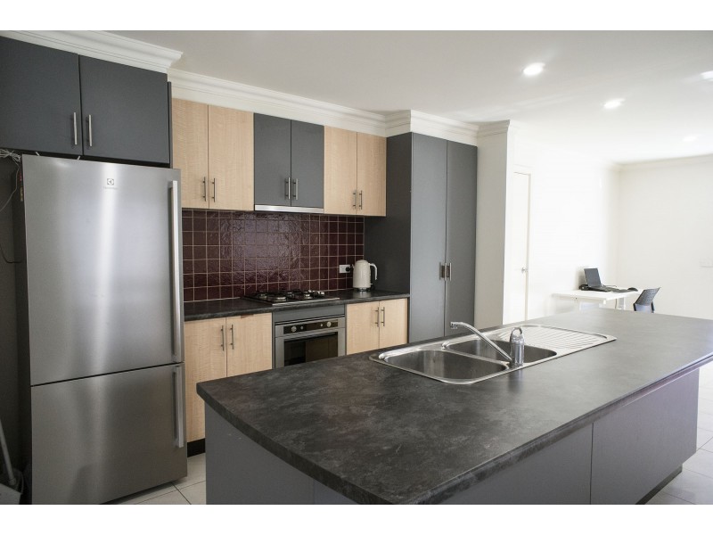 20 Brushwood Circuit, Roxburgh Park VIC 3064