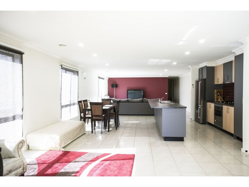 20 Brushwood Circuit, Roxburgh Park VIC 3064