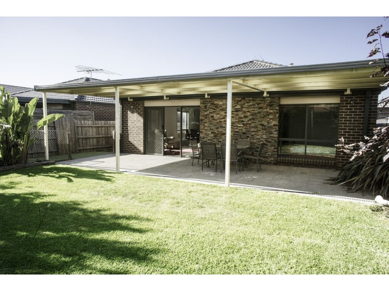 20 Brushwood Circuit, Roxburgh Park VIC 3064