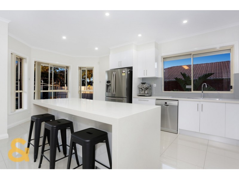 10 Vela Place, Roxburgh Park VIC 3064