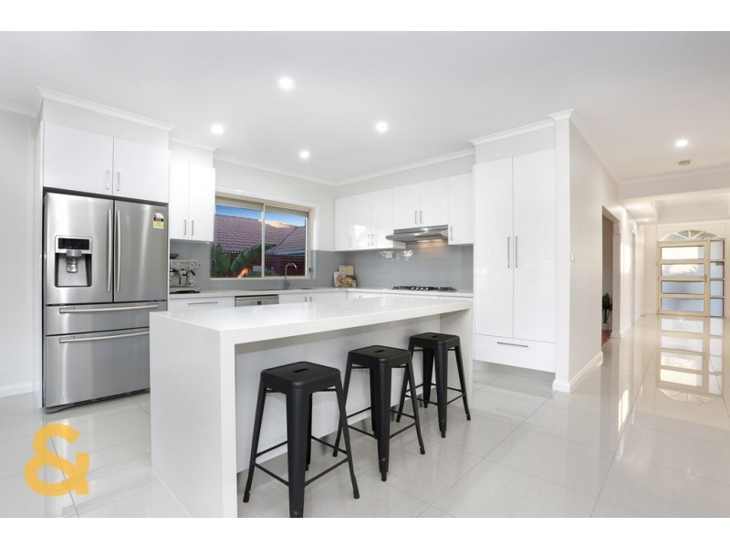 10 Vela Place, Roxburgh Park VIC 3064