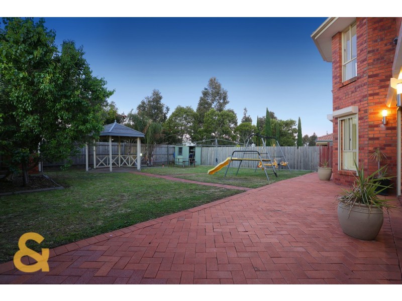 10 Vela Place, Roxburgh Park VIC 3064